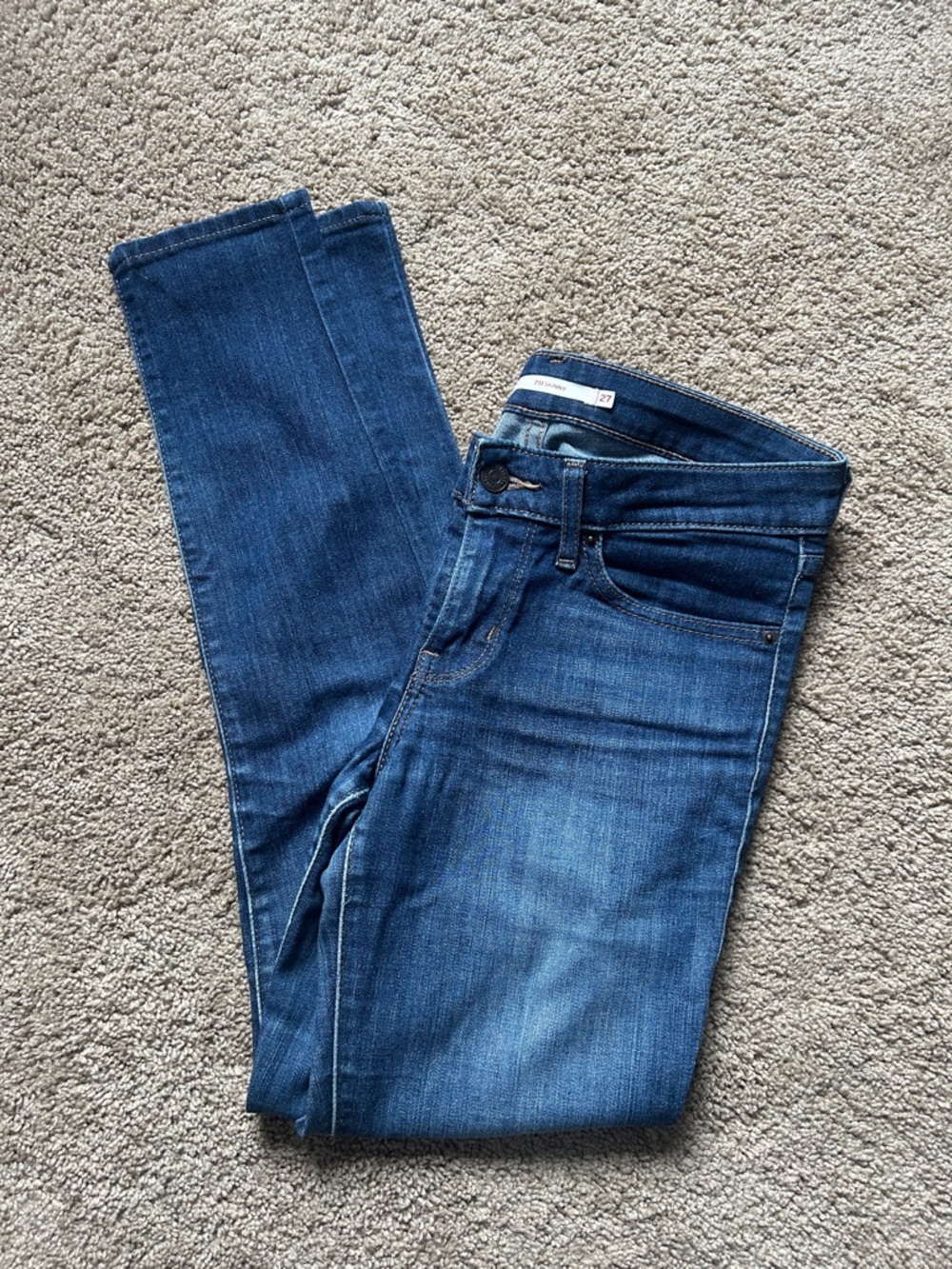 Levi's 711 Skinny Jeans in Dark Blue